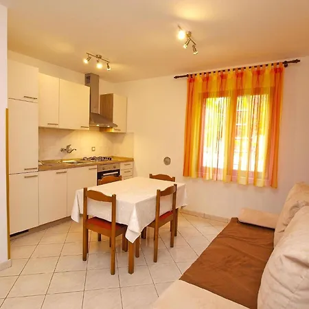 Appartement Fuer 5 Personen Ca 49 Qm In Rovinj-cocaletto, Istrien Istrische Riviera *